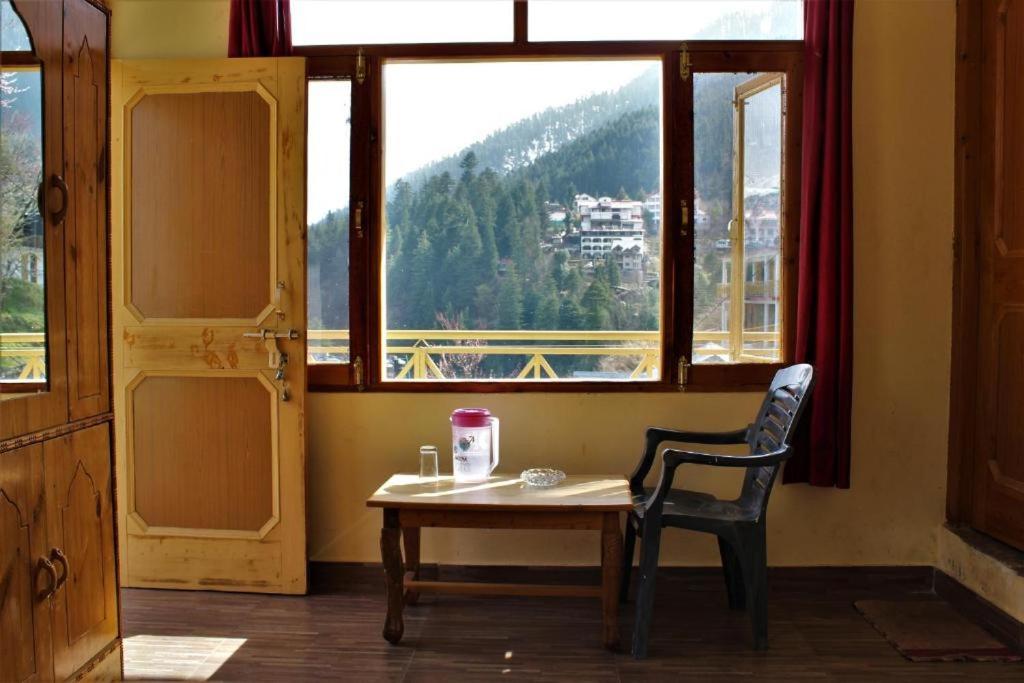 Upclimb Longstay For Bus Or Taxi Only Guests Manāli Exteriör bild