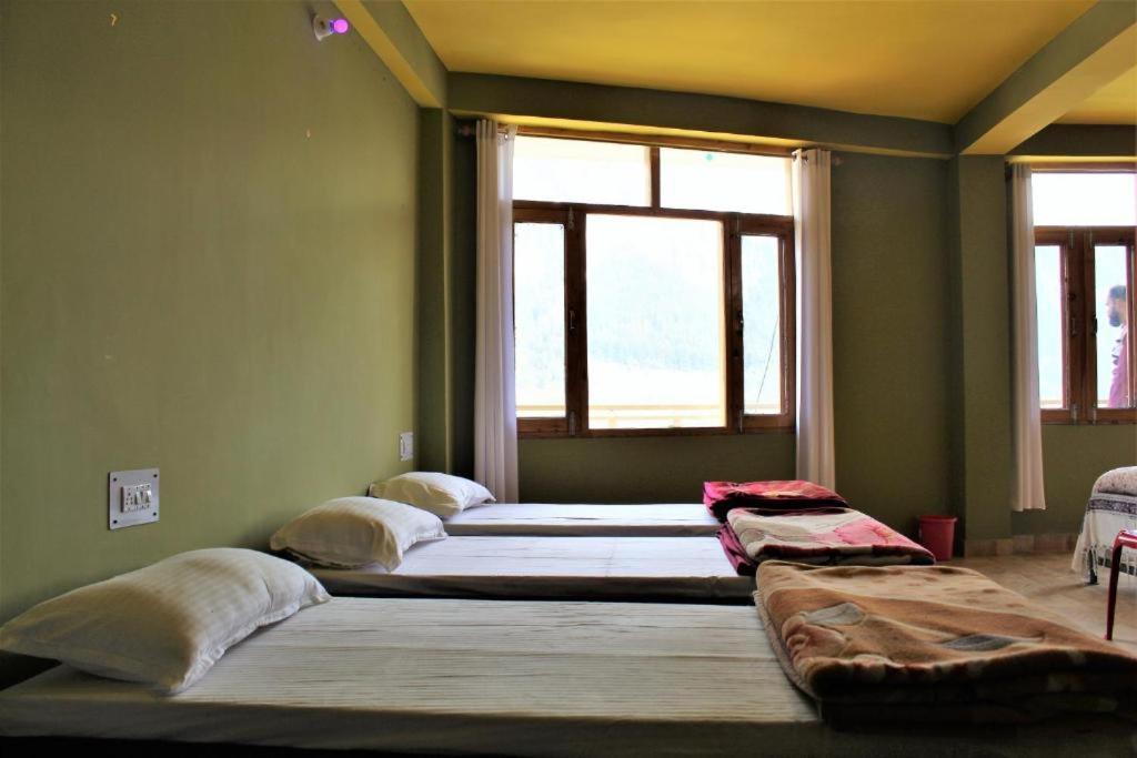 Upclimb Longstay For Bus Or Taxi Only Guests Manāli Exteriör bild