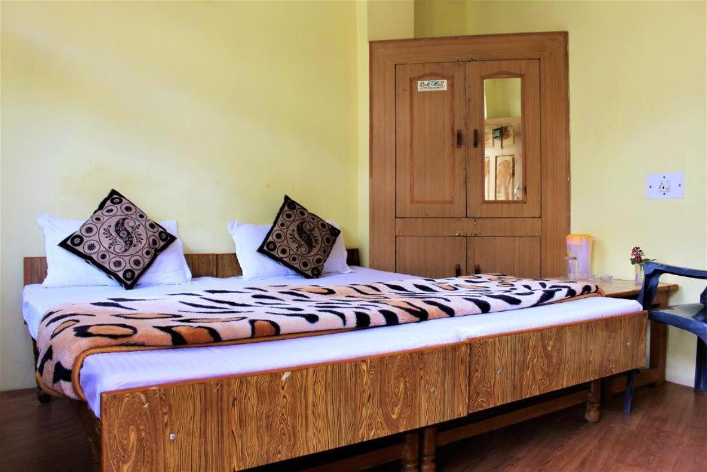 Upclimb Longstay For Bus Or Taxi Only Guests Manāli Exteriör bild
