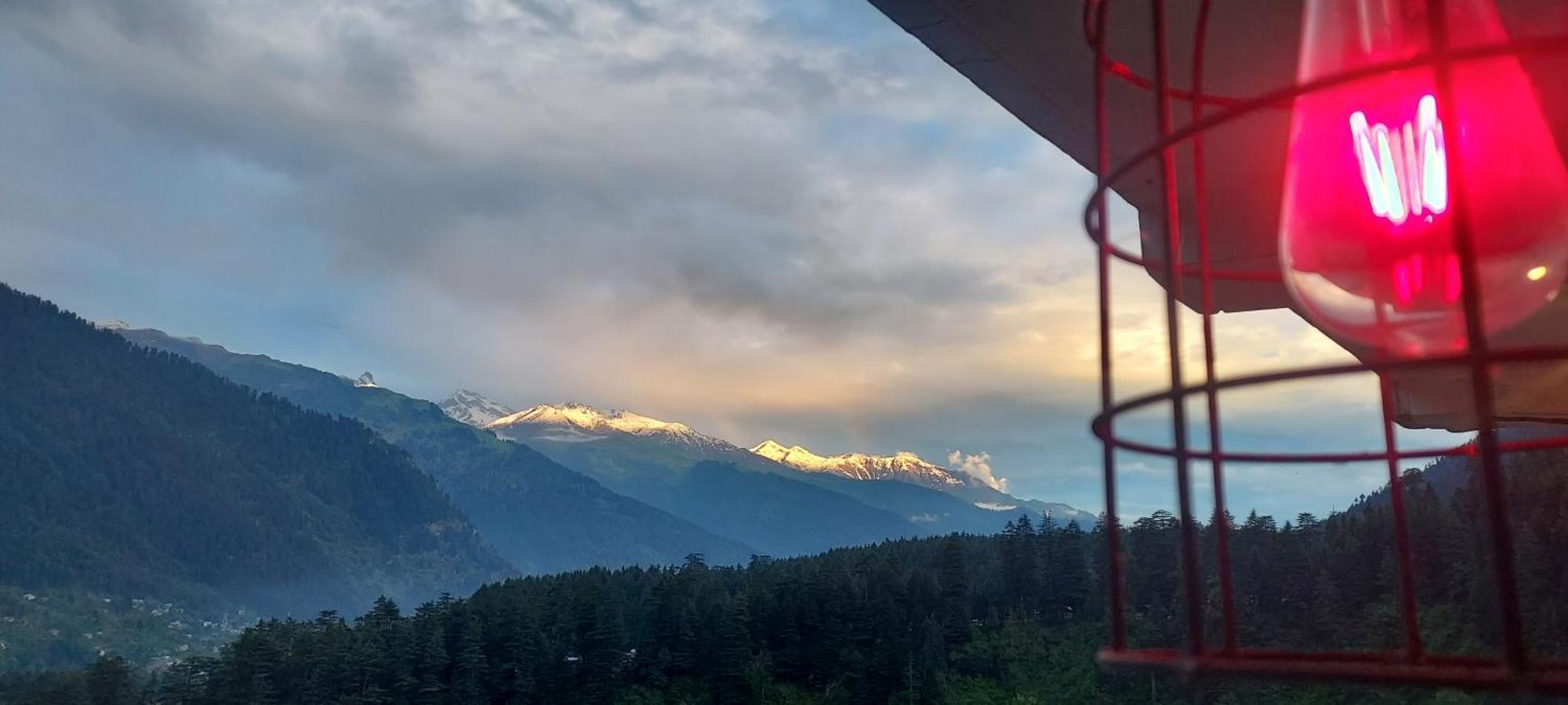 Upclimb Longstay For Bus Or Taxi Only Guests Manāli Exteriör bild